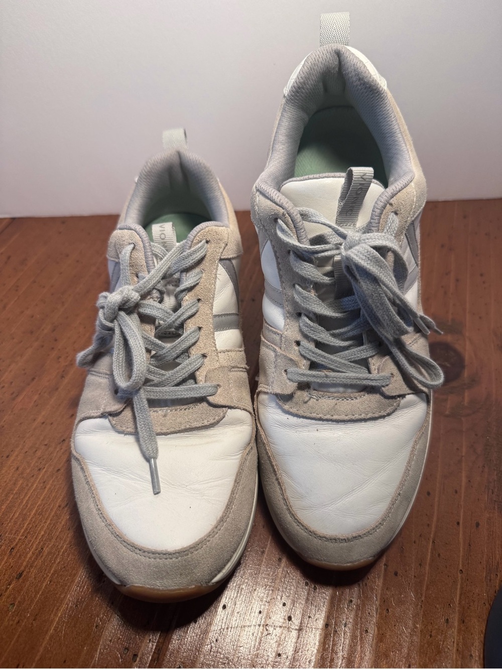 VIONIC Rechelle Croc Leather Comfort Sneakers Shoes -Women's Size 9.5 Gray/White